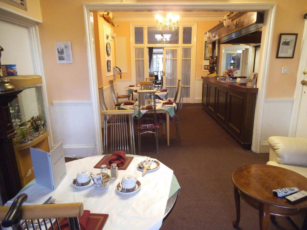 Fountain House Hotel Hayes  Extérieur photo