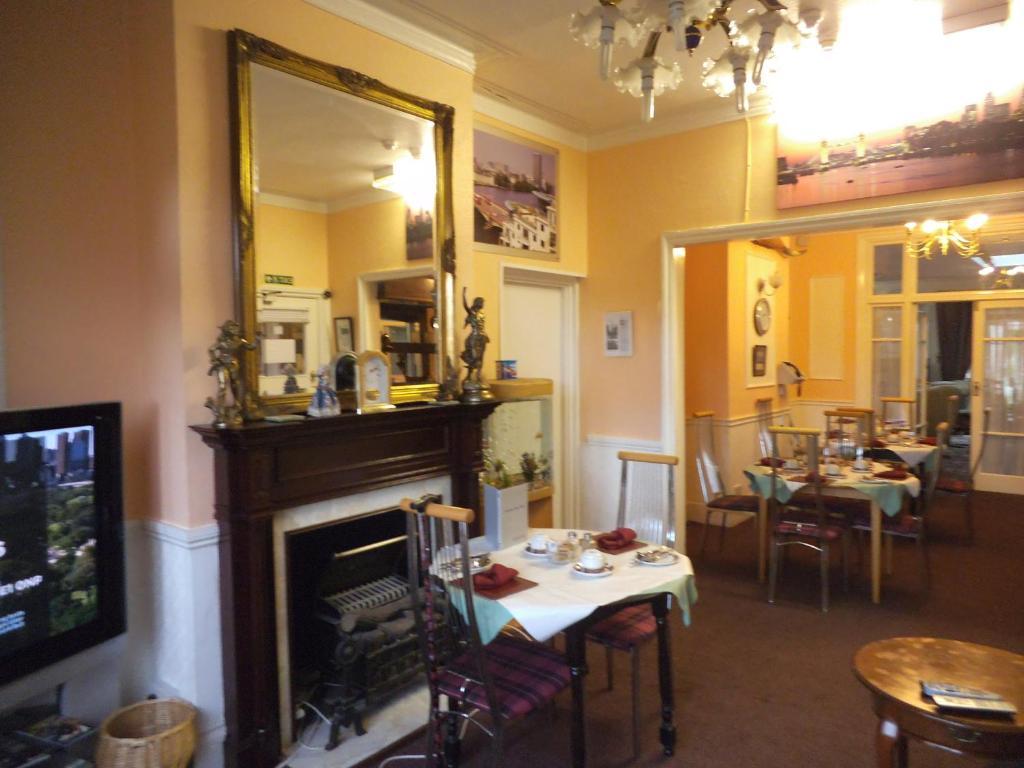 Fountain House Hotel Hayes  Extérieur photo