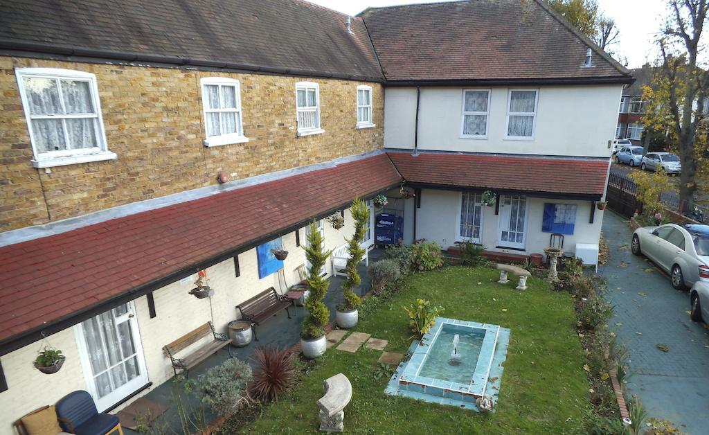 Fountain House Hotel Hayes  Extérieur photo